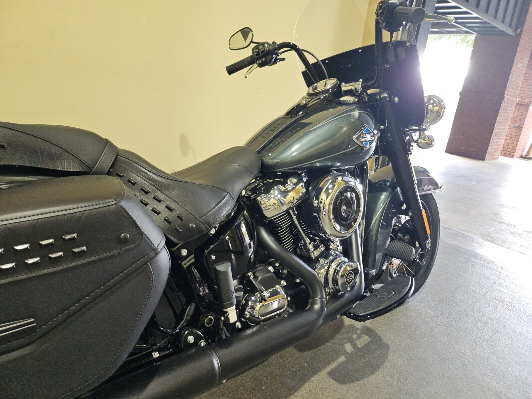 2025 Harley-Davidson Heritage Classic Iron Horse Metallic w/Cast Wheels - Photo 5