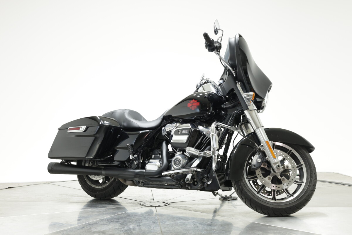 2019 Harley-Davidson FLHT Electra Glide Standard in Vivid Black with 20774 miles - Photo 4