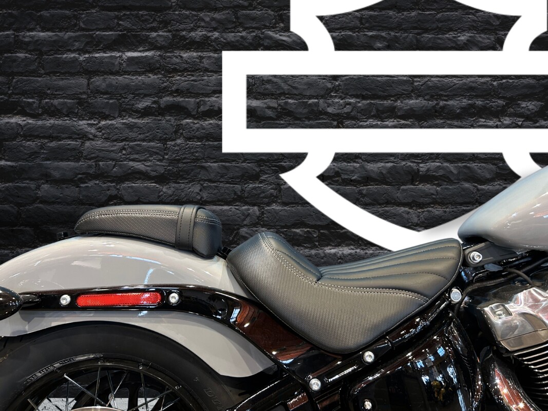 2025 Harley-Davidson Street Bob Billiard Grey w/Laced Wheels - Photo 6