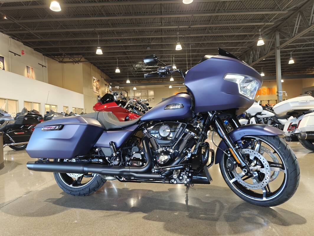 2025 Harley-Davidson Road Glide Purple Abyss Denim - Black Finish