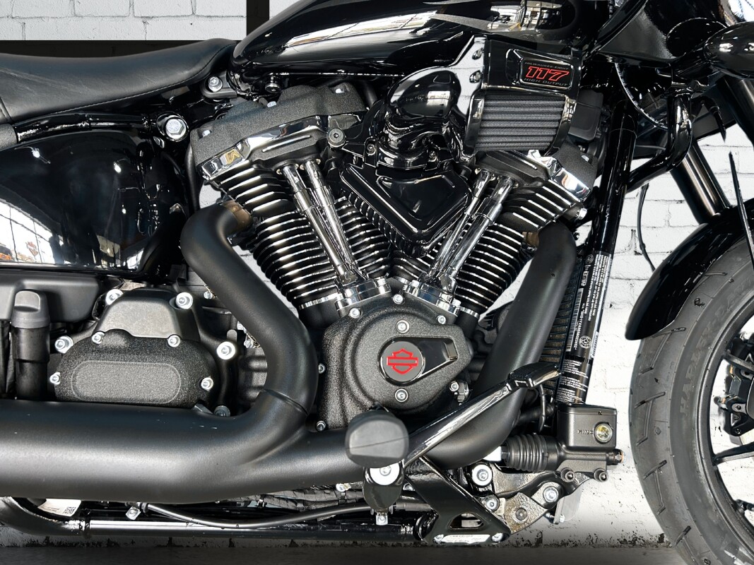 2025 Harley-Davidson Low Rider ST Midnight Firestorm - Black Finish - Photo 4