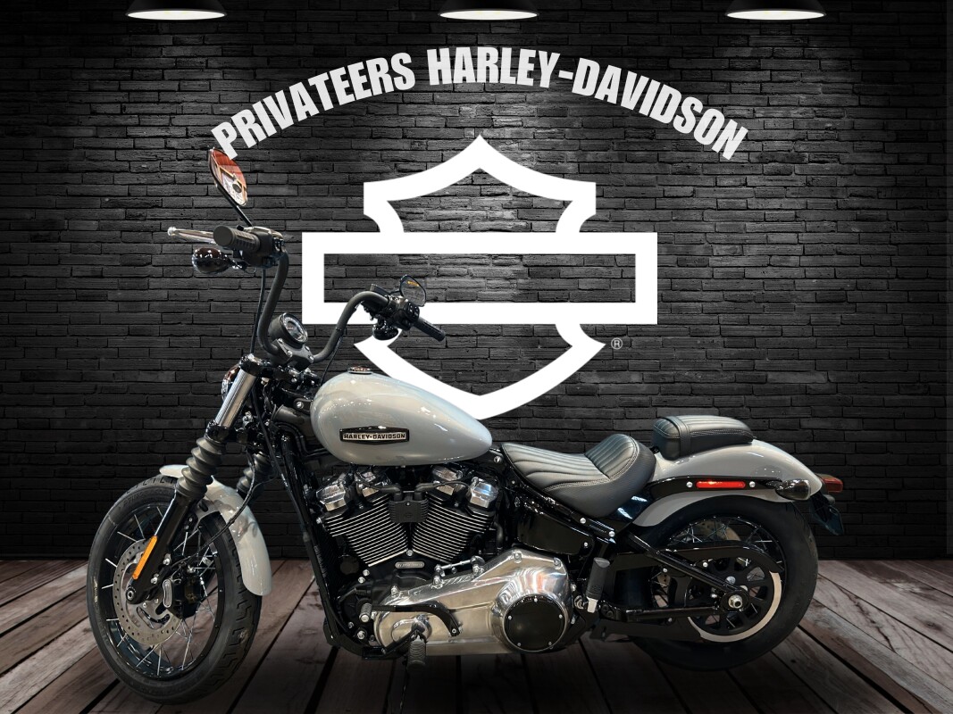 2025 Harley-Davidson Street Bob Billiard Grey w/Laced Wheels - Photo 2