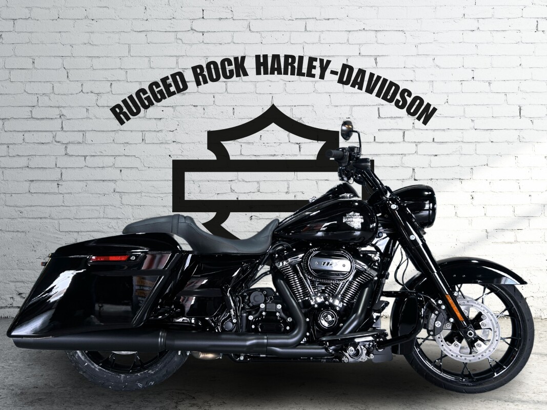 2025 Harley-Davidson<sup>®</sup> Road King<sup>®</sup> Special Vivid Black