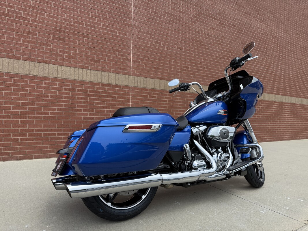 FLTRX 2025 Road Glide - Photo 3