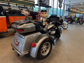 2017 Harley Davidson Tri-Glide Ultra FLHTCUTG thumb 3