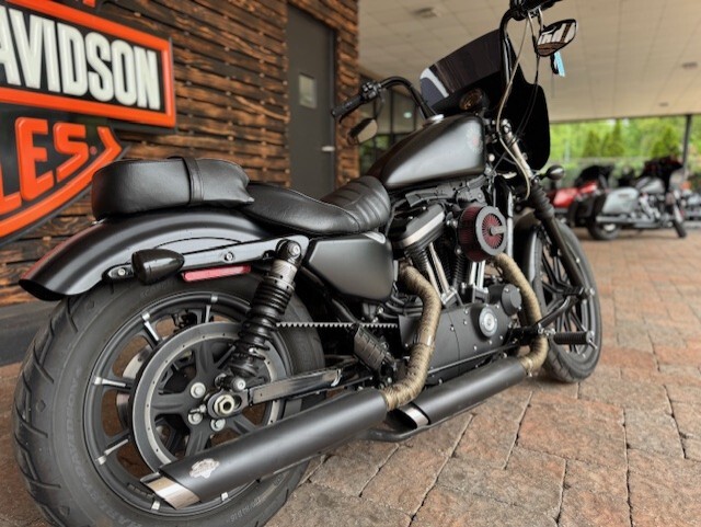 2022 Harley Davidson Iron 883 XL883N - Photo 2