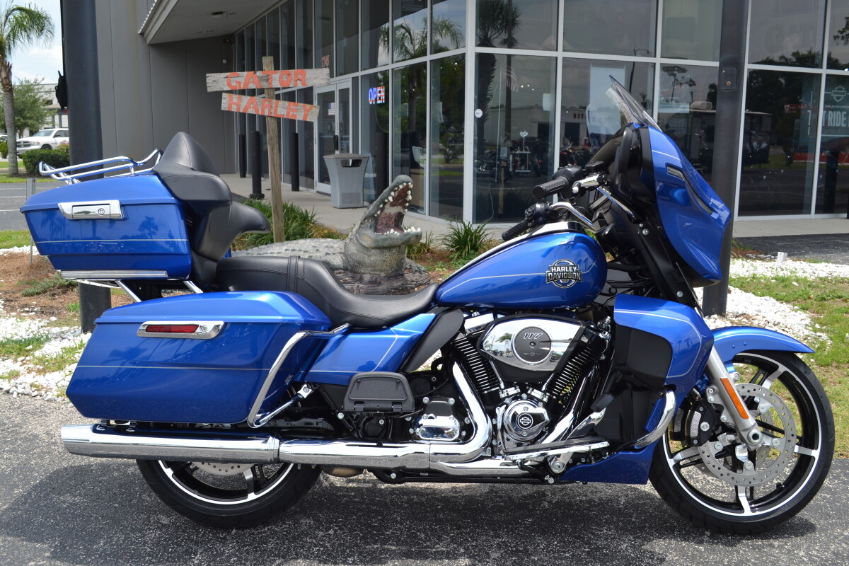 2025 Harley-Davidson Street Glide Ultra Blue Burst - FLHXU