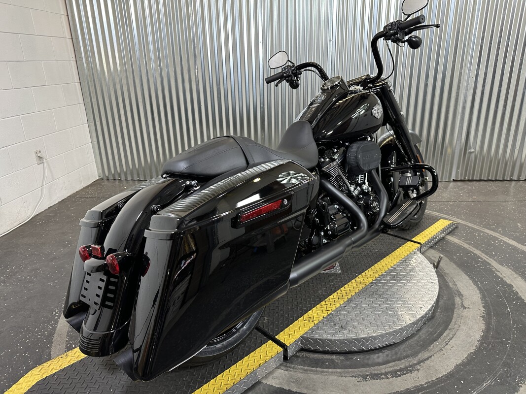 2025 Harley-Davidson Road King Special Vivid Black - Photo 8