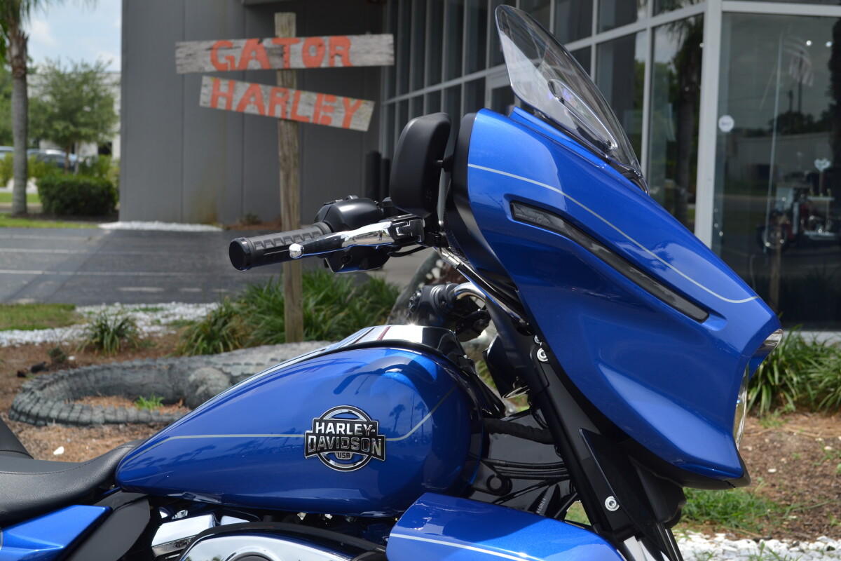 2025 Harley-Davidson Street Glide Ultra Blue Burst - FLHXU - Photo 3