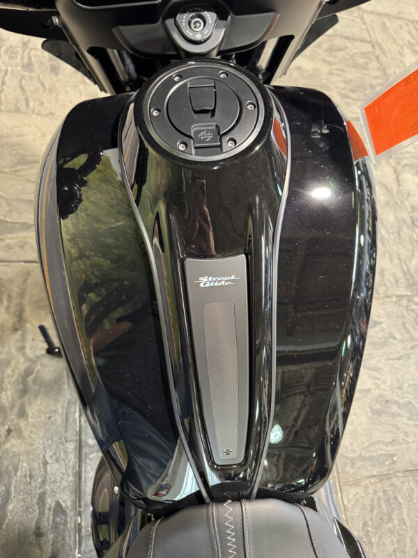 2025 Harley-Davidson Street Glide® No Gimmicks, No Hidden Fees., photo 18