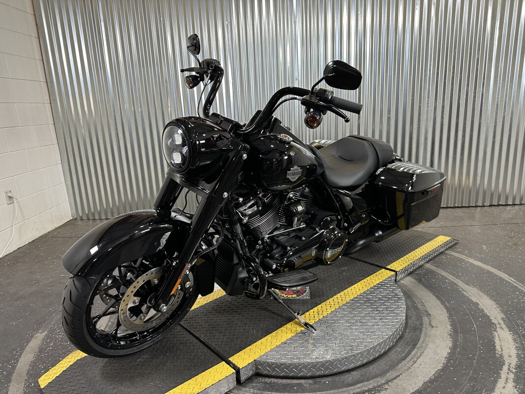 2025 Harley-Davidson Road King Special Vivid Black - Photo 4