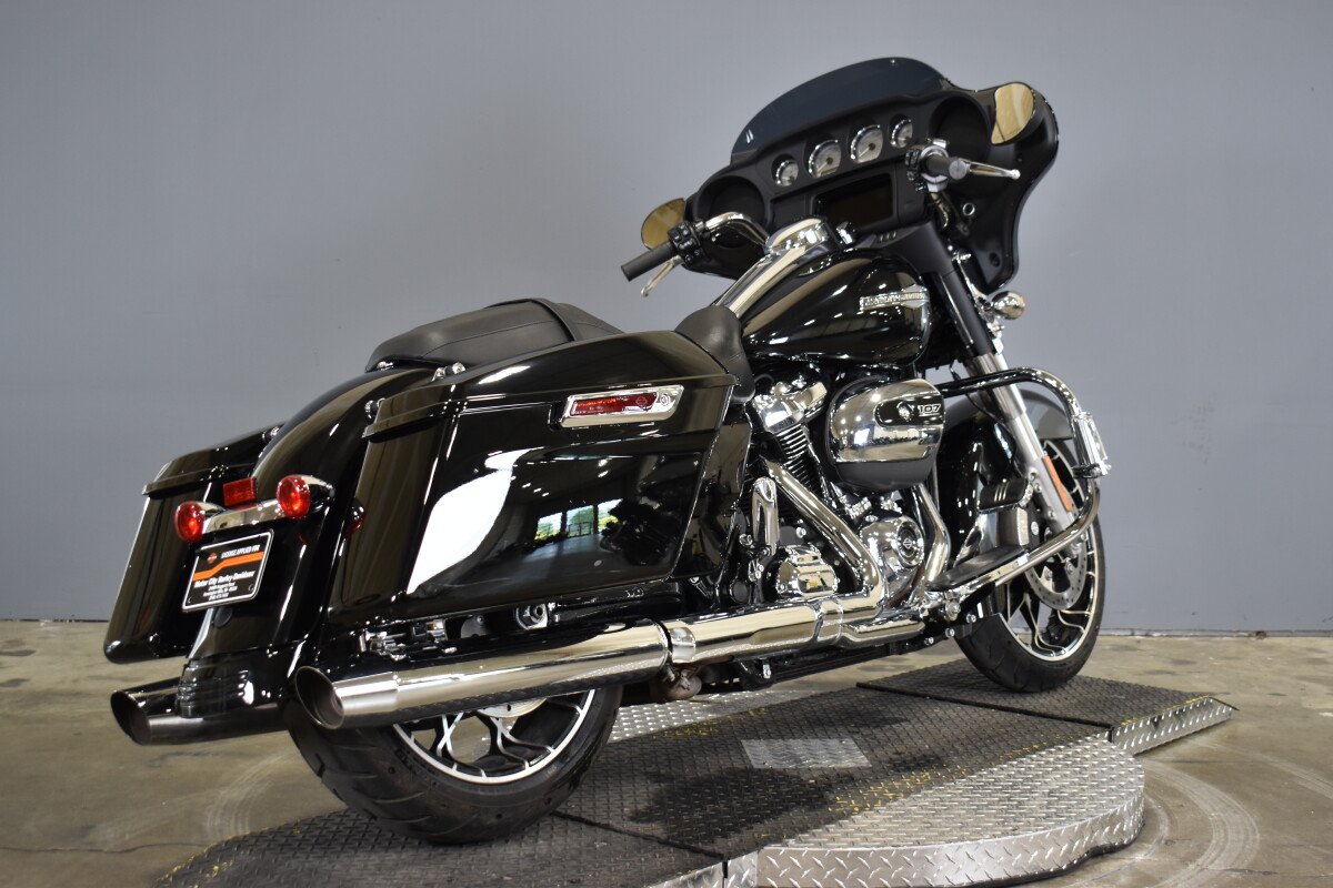 2023 Harley-Davidson Street Glide FLHX - Photo 9