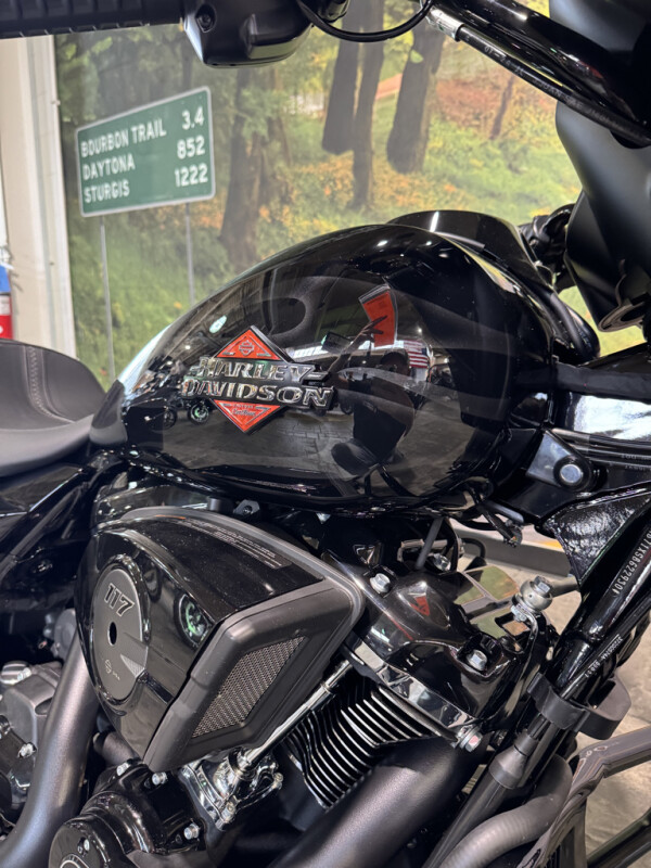 2025 Harley-Davidson Street Glide - Photo 2