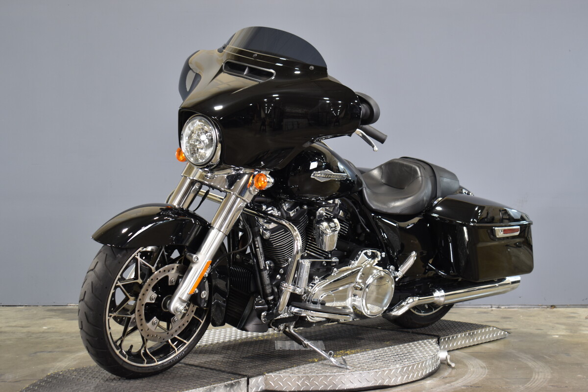 2023 Harley-Davidson Street Glide FLHX - Photo 4