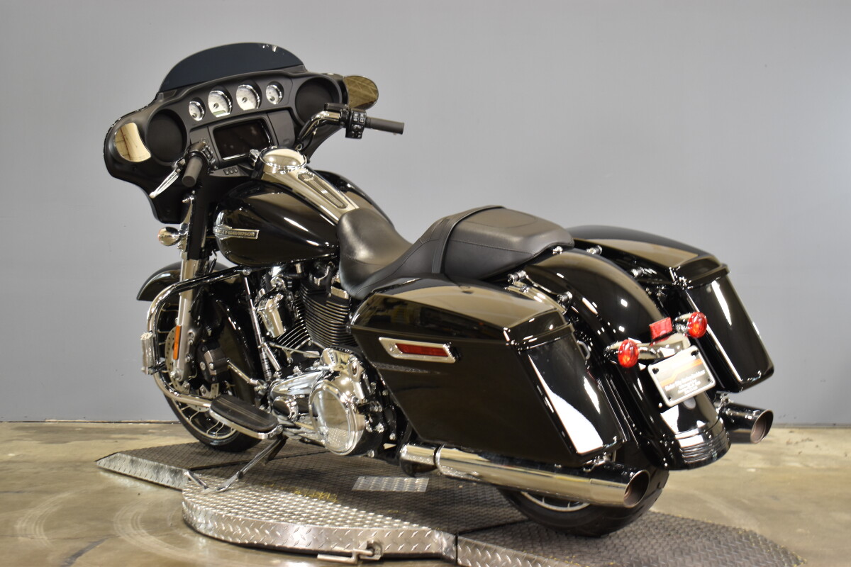 2023 Harley-Davidson Street Glide FLHX - Photo 6