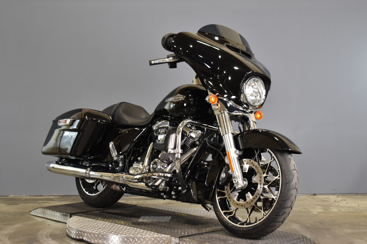 2023 Harley-Davidson Street Glide FLHX - Photo 2