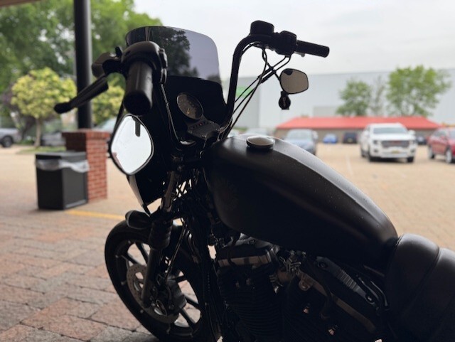 2022 Harley Davidson Iron 883 XL883N - Photo 7