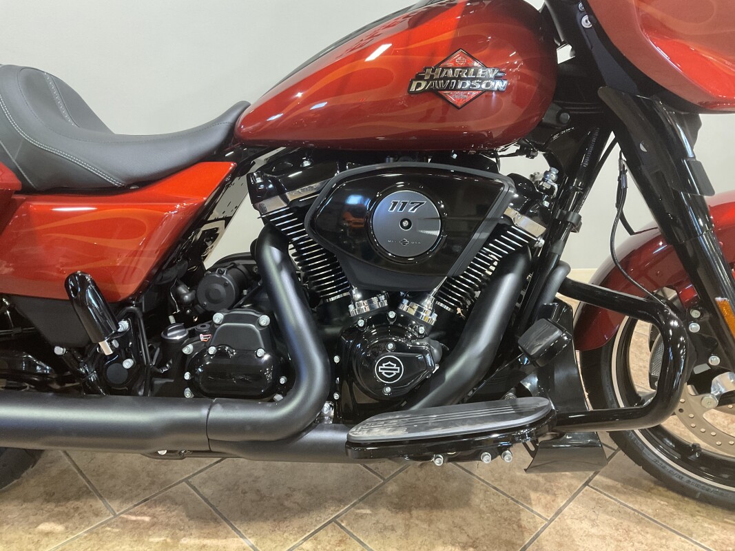 2025 Harley-Davidson Street Glide Whiskey Firestorm - Black Finish FLHX - Photo 2