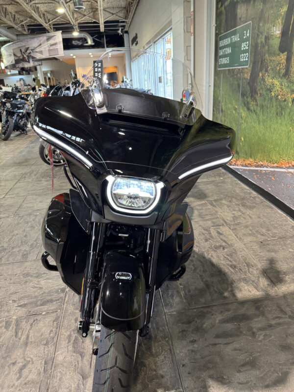 2025 Harley-Davidson Street Glide Ultra - Photo 10