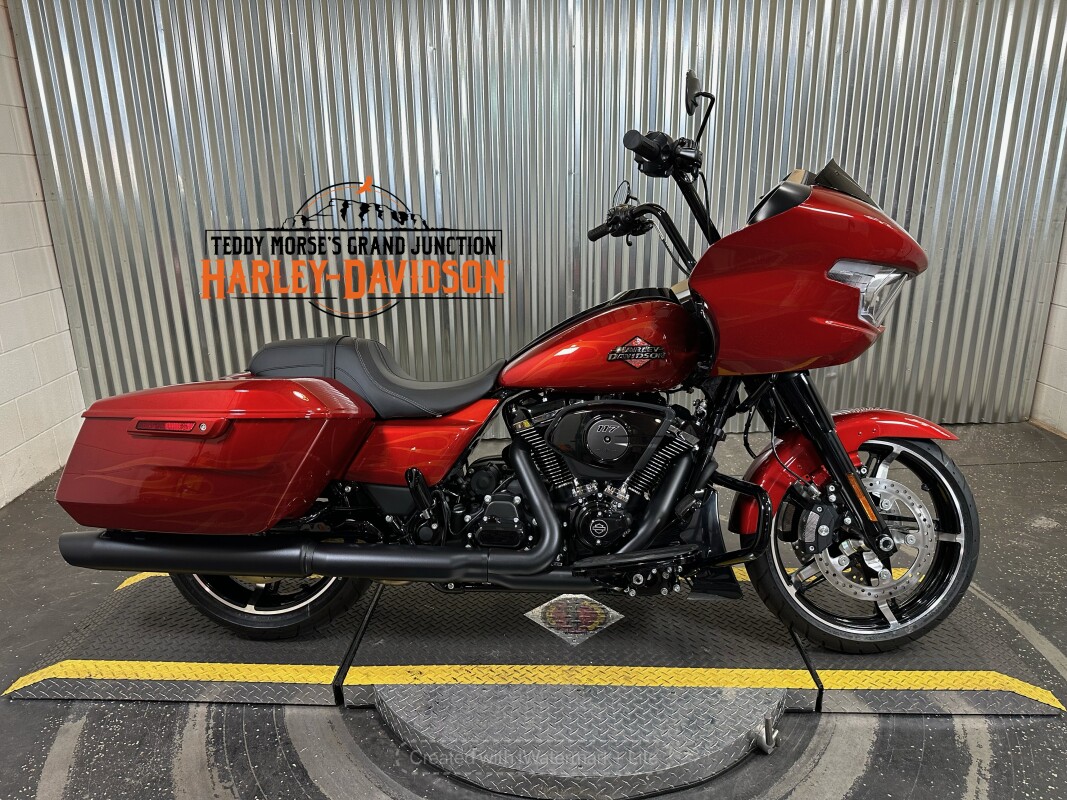 2025 Harley-Davidson Road Glide Whiskey Firestorm - Black Finish