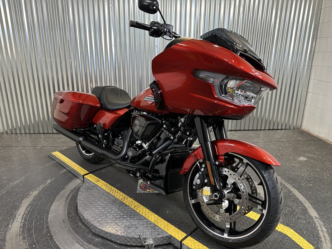 2025 Harley-Davidson Road Glide Whiskey Firestorm - Black Finish - Photo 2