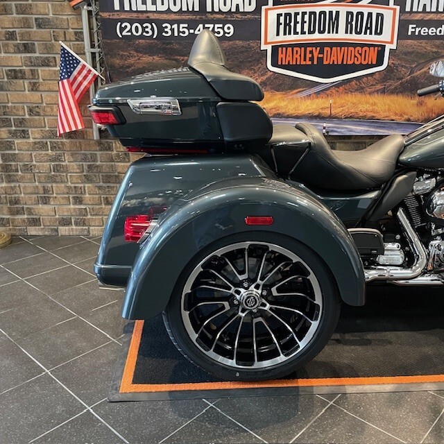 2025 Tri Glide Ultra (FLHTCUTG) - Photo 9