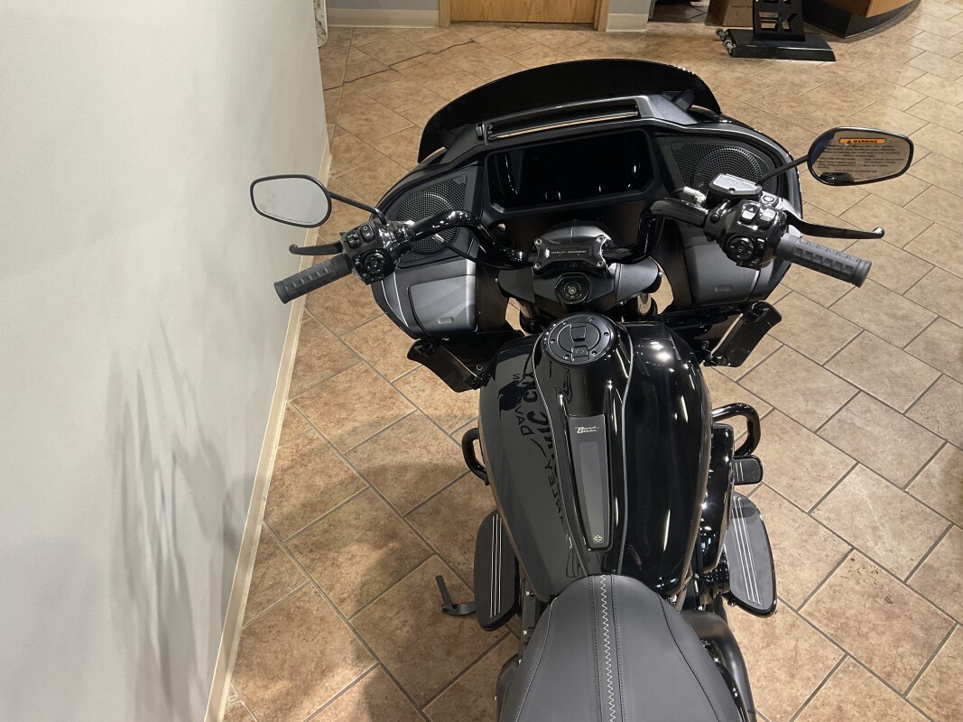 2025 Harley-Davidson Road Glide Vivid Black FLTRX - Photo 6