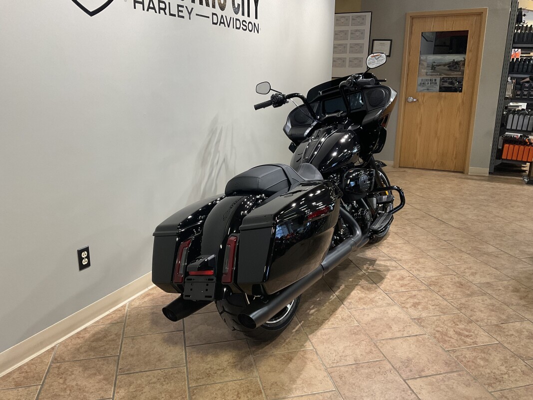 2025 Harley-Davidson Road Glide Vivid Black FLTRX - Photo 4