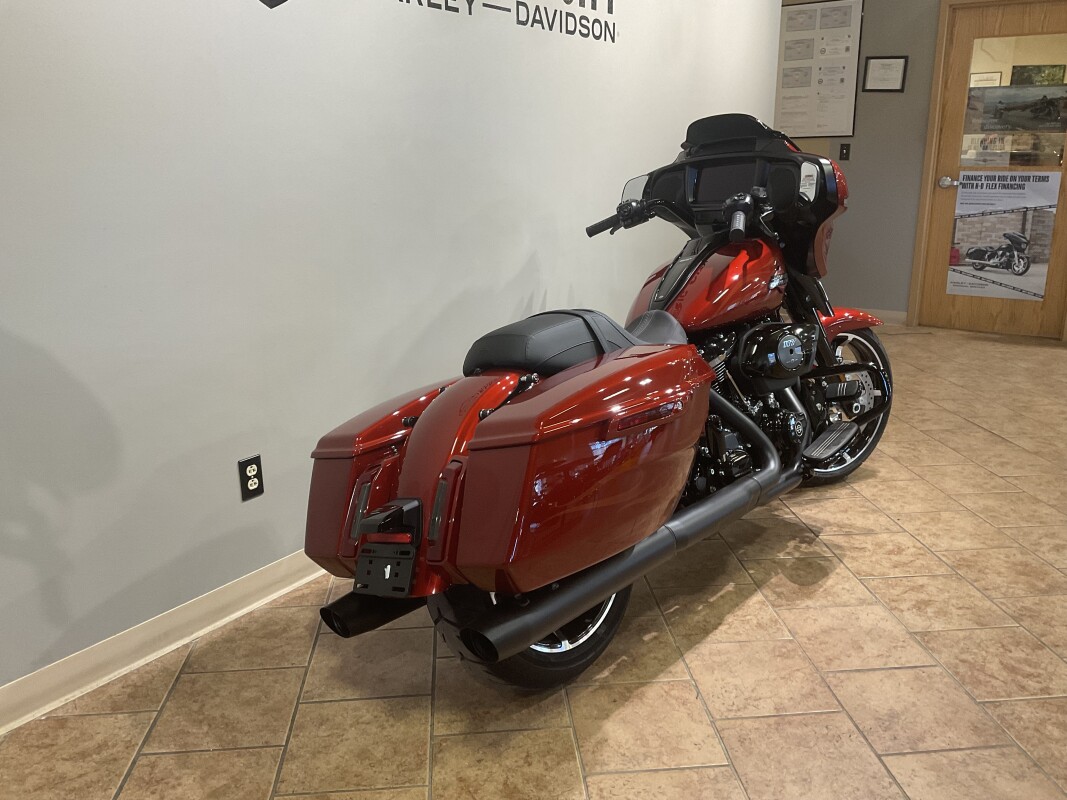 2025 Harley-Davidson Street Glide Whiskey Firestorm - Black Finish FLHX - Photo 4