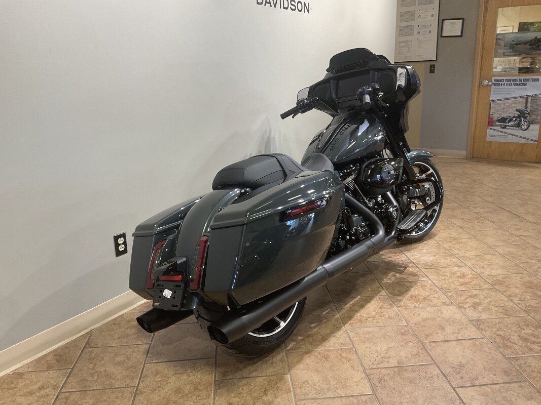 2025 Harley-Davidson Street Glide Iron Horse Metallic FLHX - Photo 4