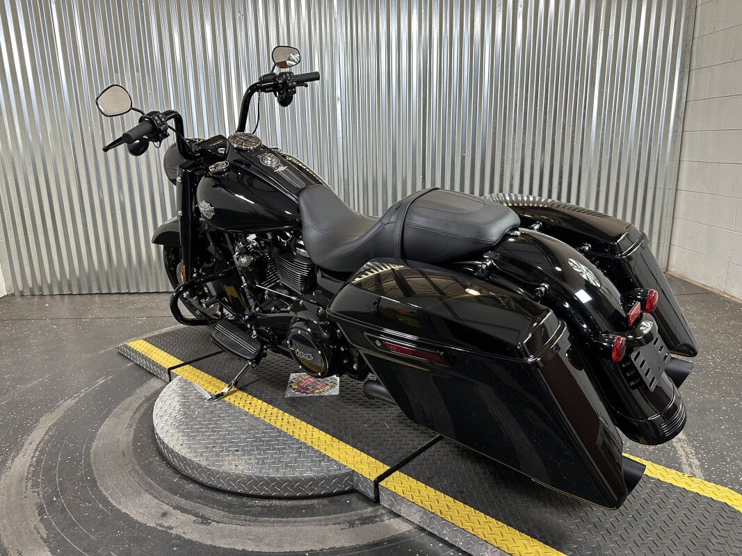 2025 Harley-Davidson Road King Special Vivid Black - Photo 6