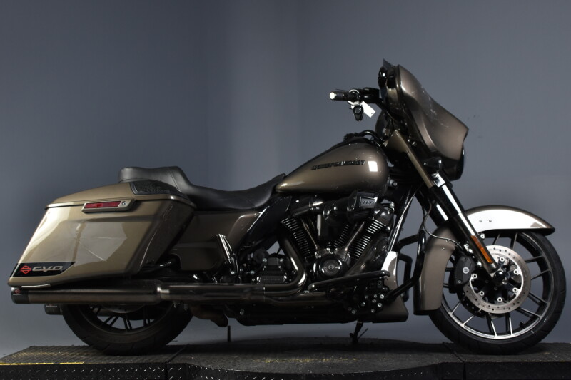 2021 Harley-Davidson® CVO™ Street Glide® FLHXSE