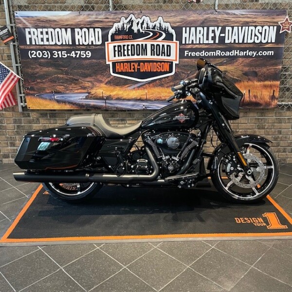 2025 Street Glide® (FLHX)