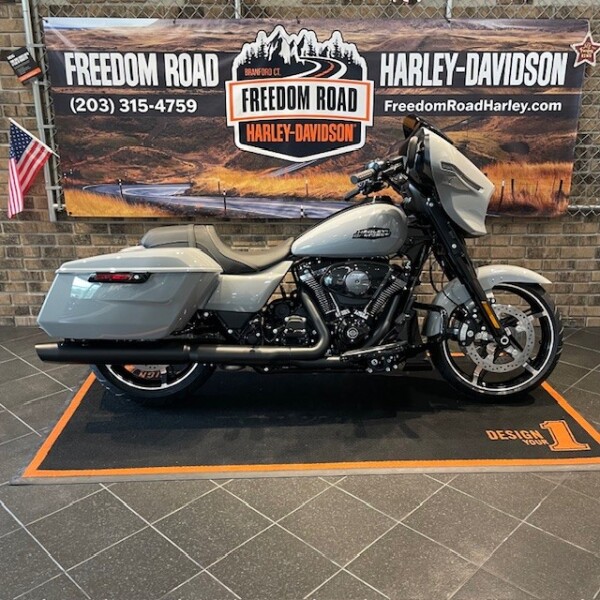 2025 Street Glide® (FLHX)