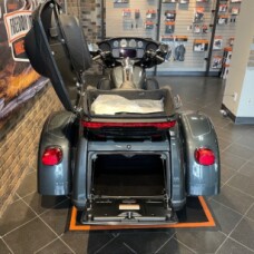 2025 Tri Glide® Ultra (FLHTCUTG) thumb 0