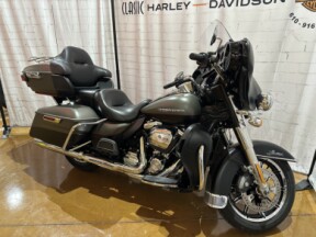 2019 Harley-Davidson<sup>®</sup> Ultra Limited FLHTK  Industrial Gray Denim/Black Denim thumb 1