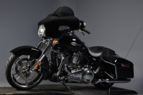 2022 Harley-Davidson® Street Glide® FLHX thumb 0