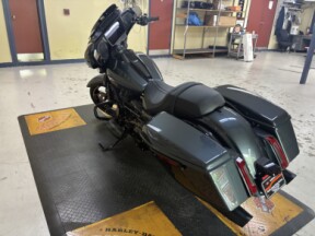 2025 Harley-Davidson<sup>®</sup> Street Glide® Iron Horse Metallic - Black Finish thumb 0
