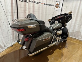 2019 Harley-Davidson<sup>®</sup> Ultra Limited FLHTK  Industrial Gray Denim/Black Denim thumb 3