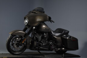 2021 Harley-Davidson® CVO™ Street Glide® FLHXSE thumb 0
