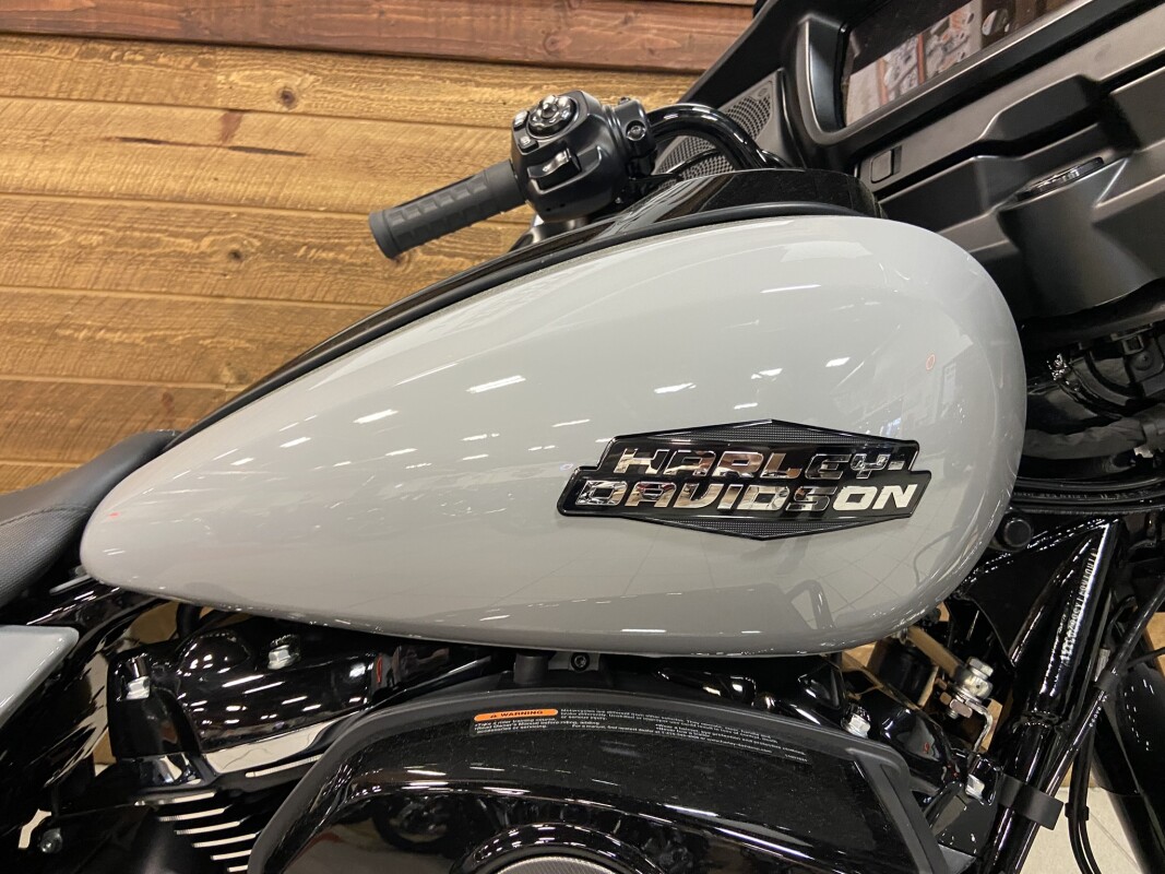 2025 Harley-Davidson Street Glide Billiard Gray - Black Finish FLHX - Photo 2