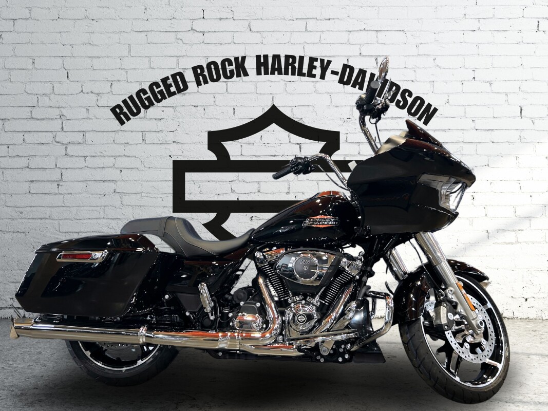 2025 Harley-Davidson<sup>®</sup> Road Glide™ Vivid Black