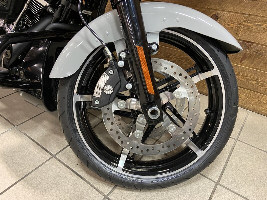 2025 Harley-Davidson Road Glide Billiard Gray - Black Finish FLTRX - Photo 4