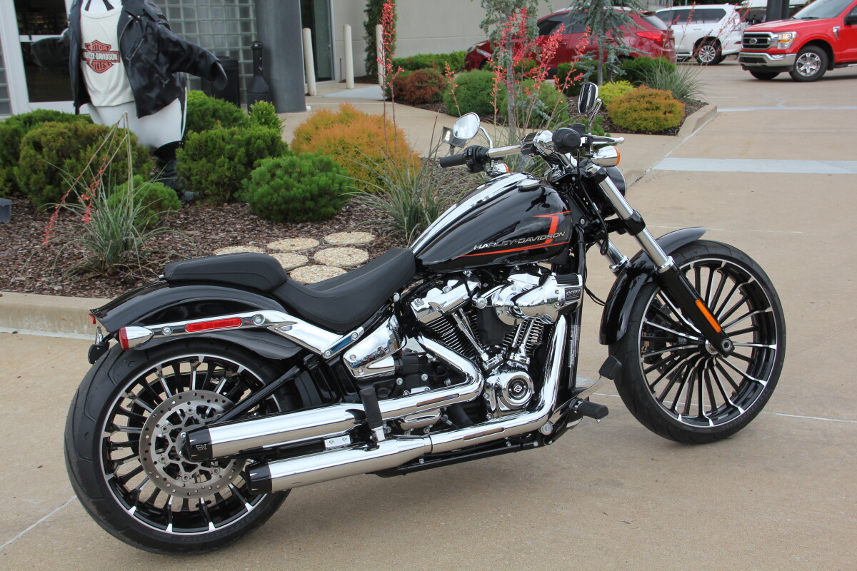2023 Harley-Davidson Breakout - Photo 5
