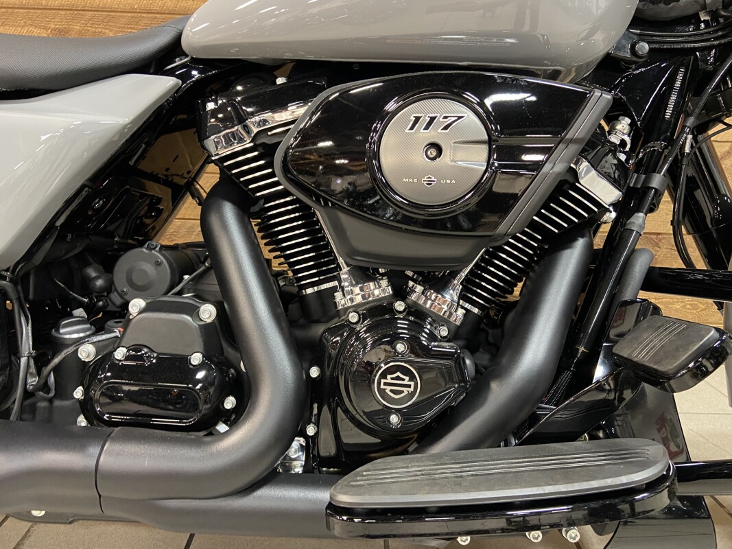 2025 Harley-Davidson Street Glide Billiard Gray - Black Finish FLHX - Photo 3