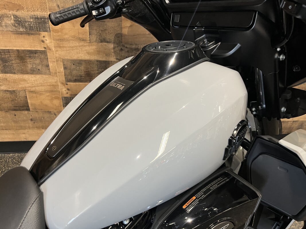 2025 Harley-Davidson Street Glide Ultra Billiard Gray - Black Finish FLHXU - Photo 6