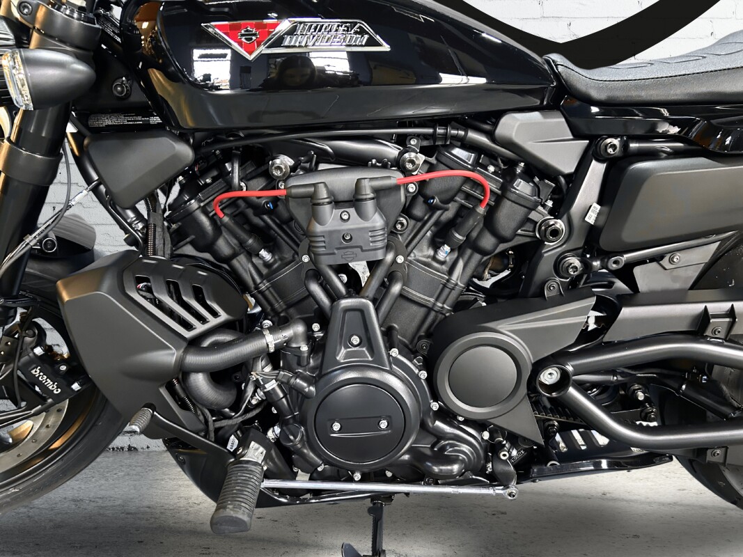 2025 Harley-Davidson Sportster S Vivid Black - Photo 7