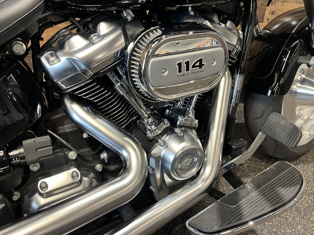 2019 Harley-Davidson Fat Boy 114 Vivid Black FLFBS - Photo 6