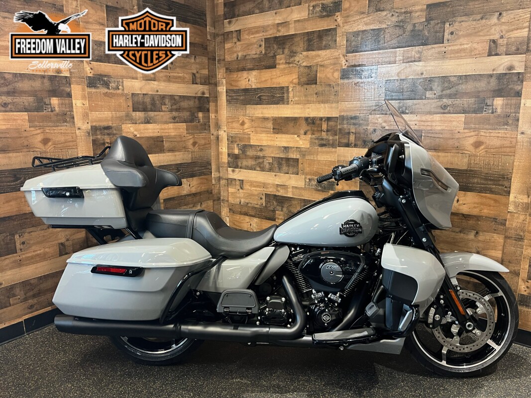2025 Harley-Davidson Street Glide Ultra Billiard Gray - Black Finish FLHXU