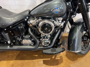 2025 Harley-Davidson<sup>®</sup> Heritage Classic FLHC 0427269 Iron Horse Metallic w/Cast Wheels thumb 2